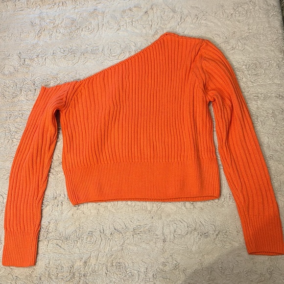 Size XL sweater - Picture 9 of 12